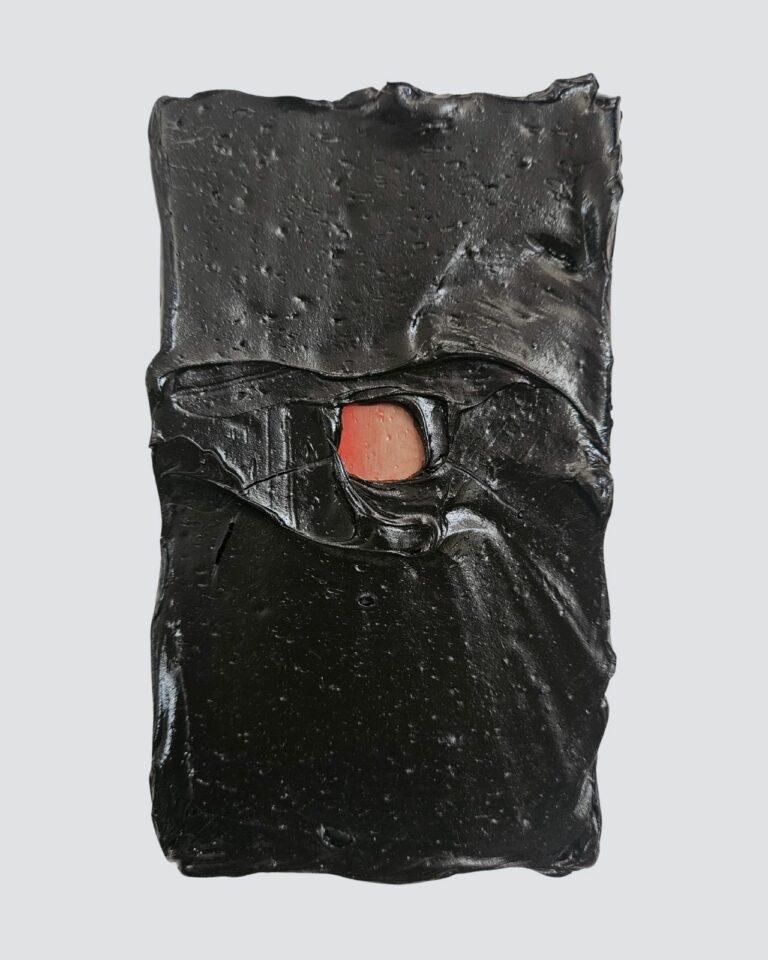 Trou Rouge . Œuvre originale créée en 2026 par Elodie Lemaître. Huile sur toile, 18 x 10 cm